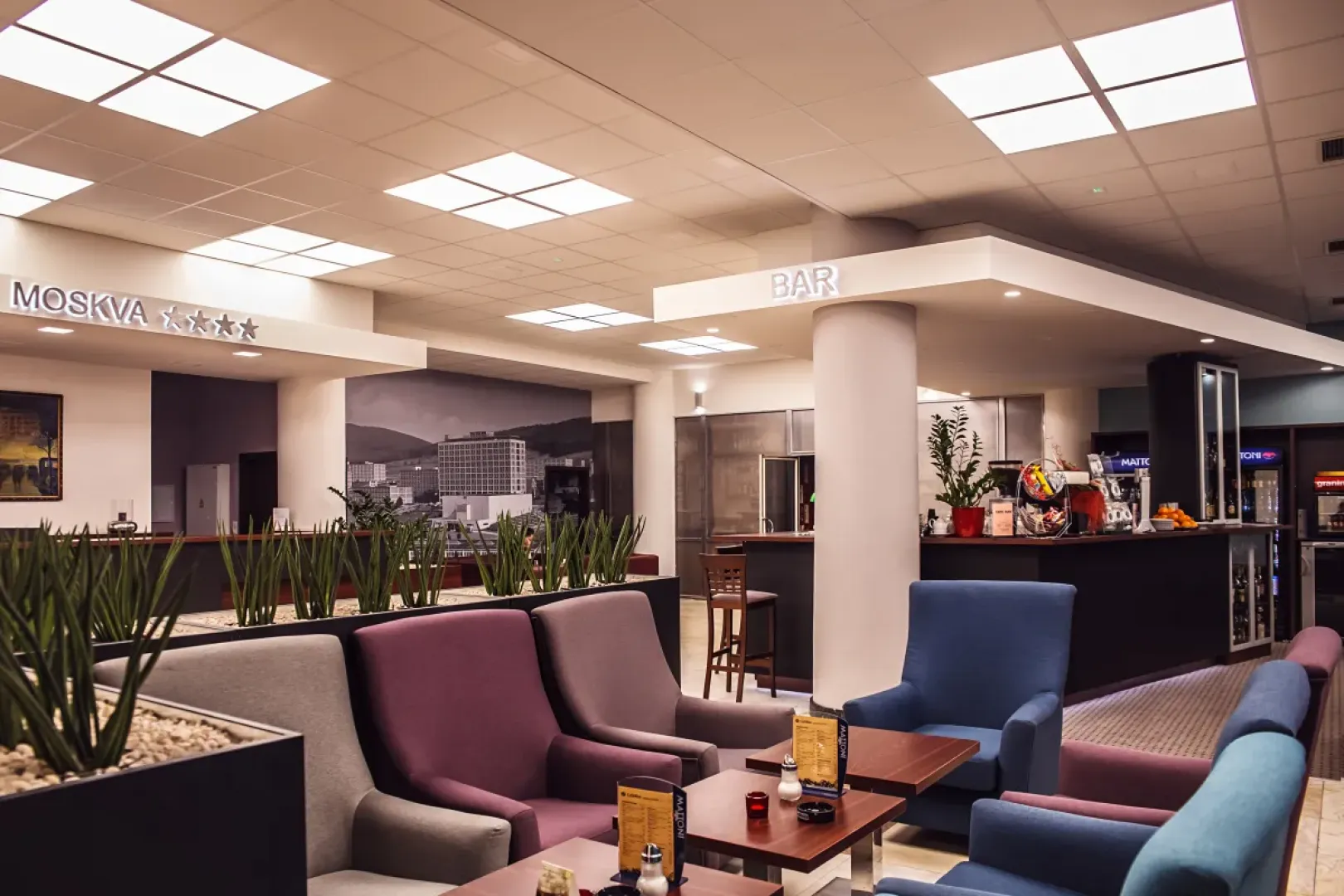 Daily Lobby Bar